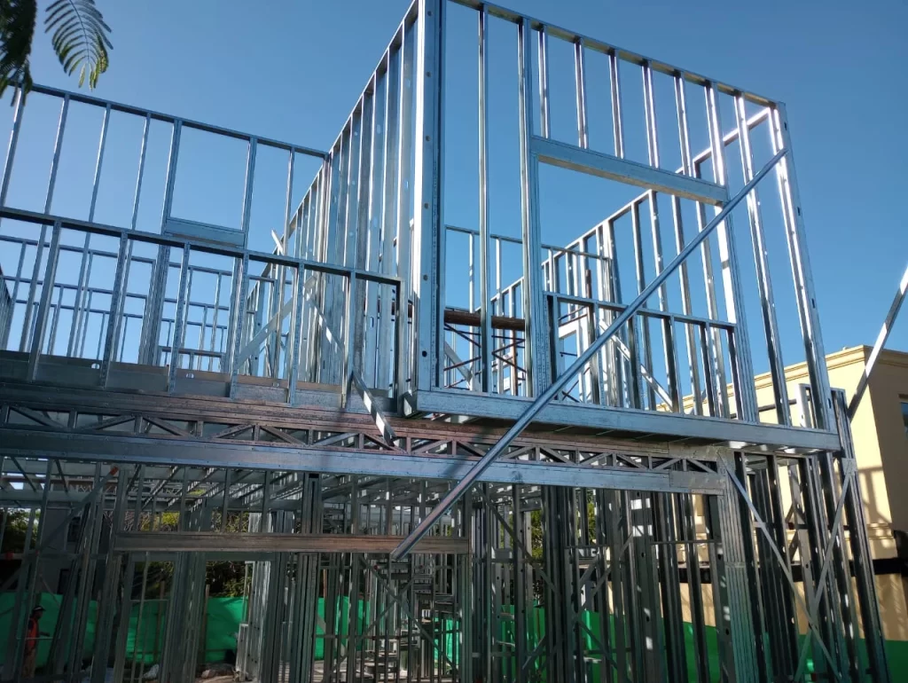 Construcción steel framing argentina - estructura de perfiles de acero galvanizado - casa steel framing