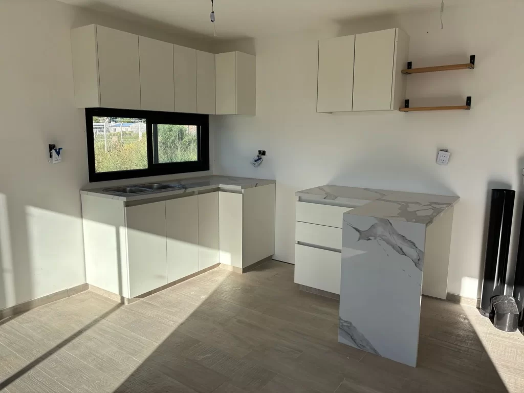Interior de vivienda wood frame terminaciones premium